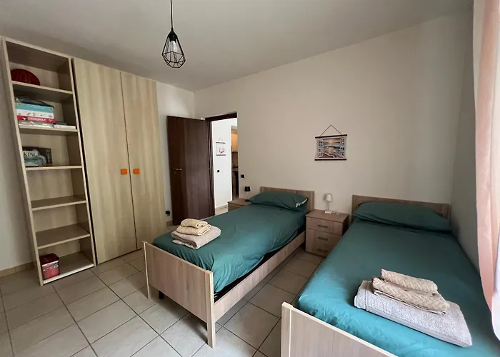 Semesterbostad Hollydom *